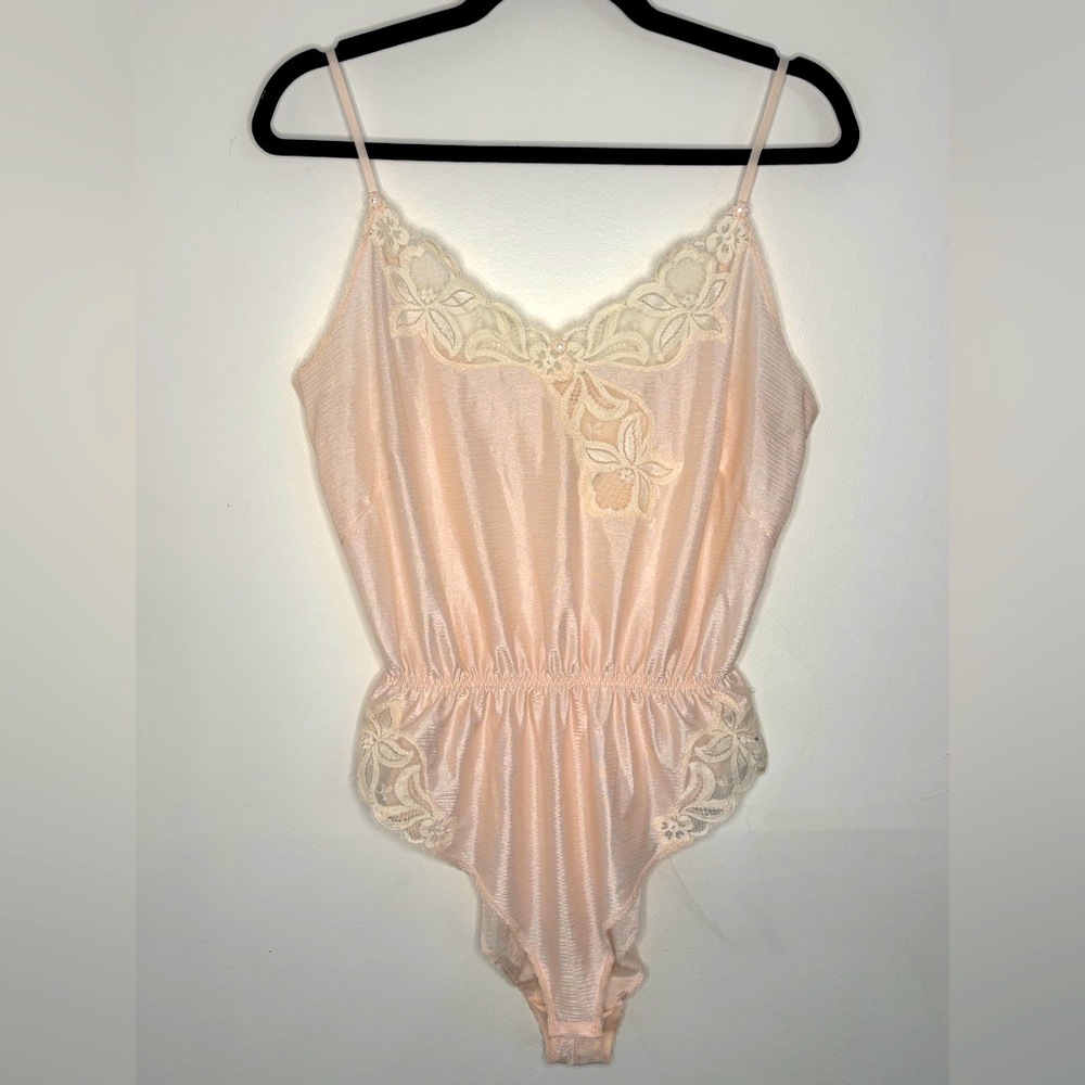 Vintage 70’s Sears Sayin Baby Pink Lace Rhinestone Teddy SZ 36 Coquette Girl